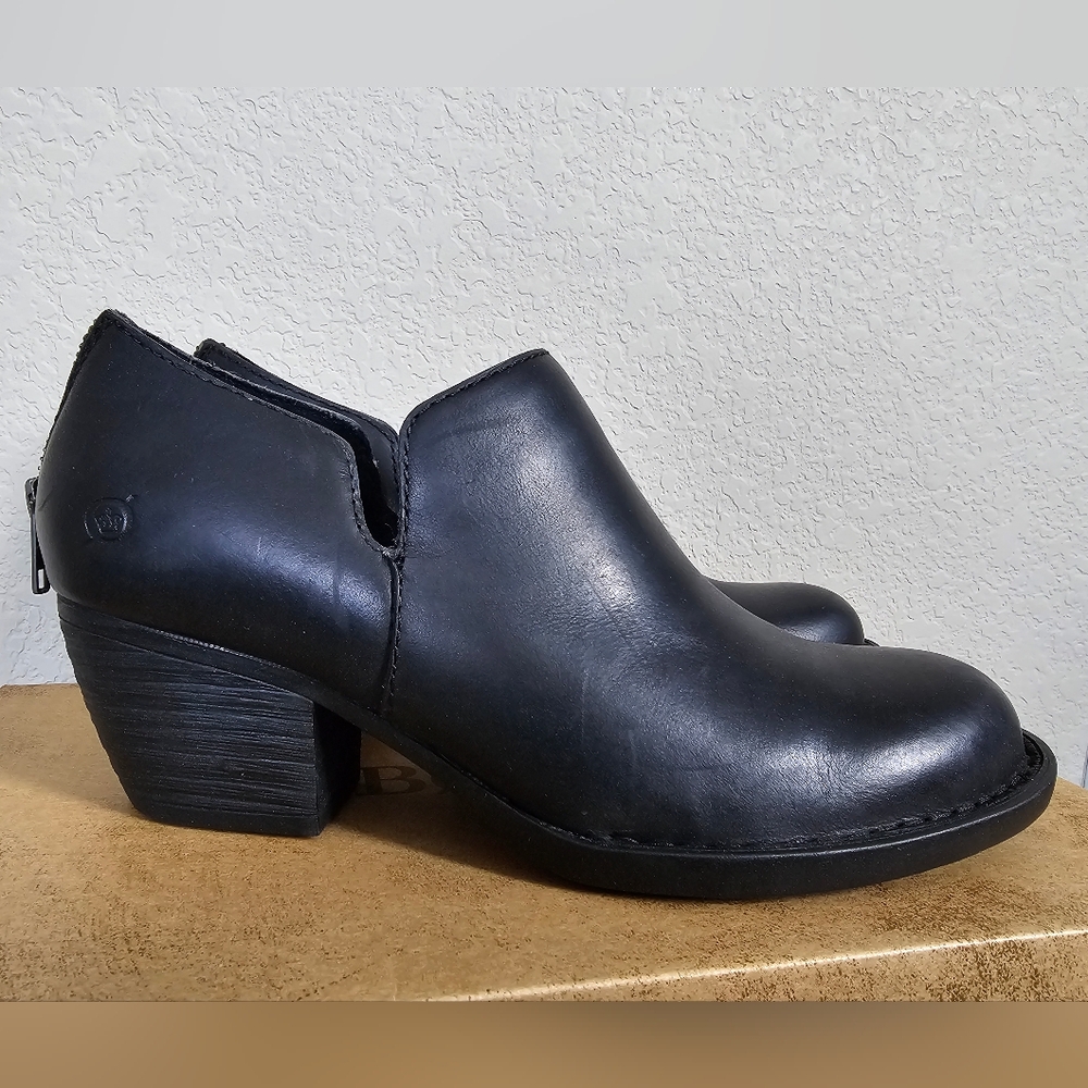 Born women's black leather booties, Size 9